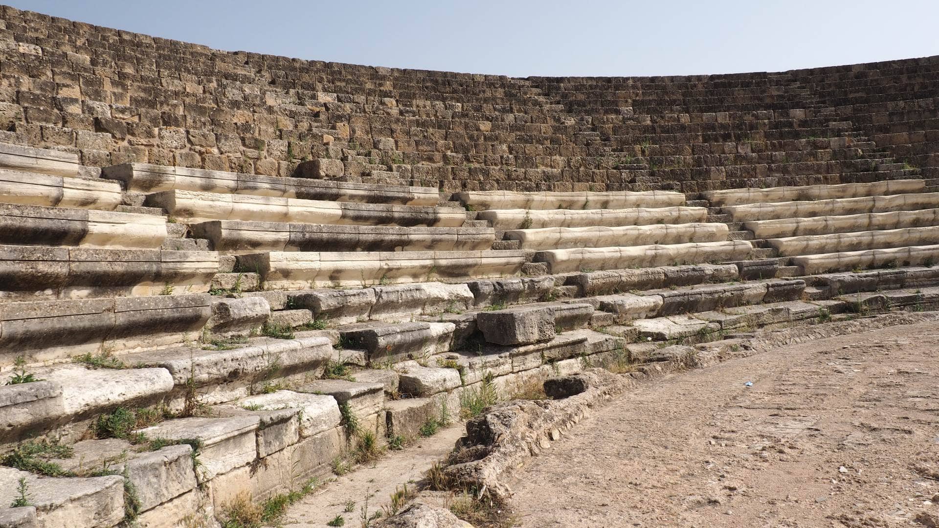 Театр в археопарке Саламин (Кипр)