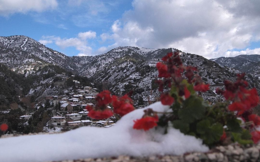 Горы Троодос в снегу (Кипр)