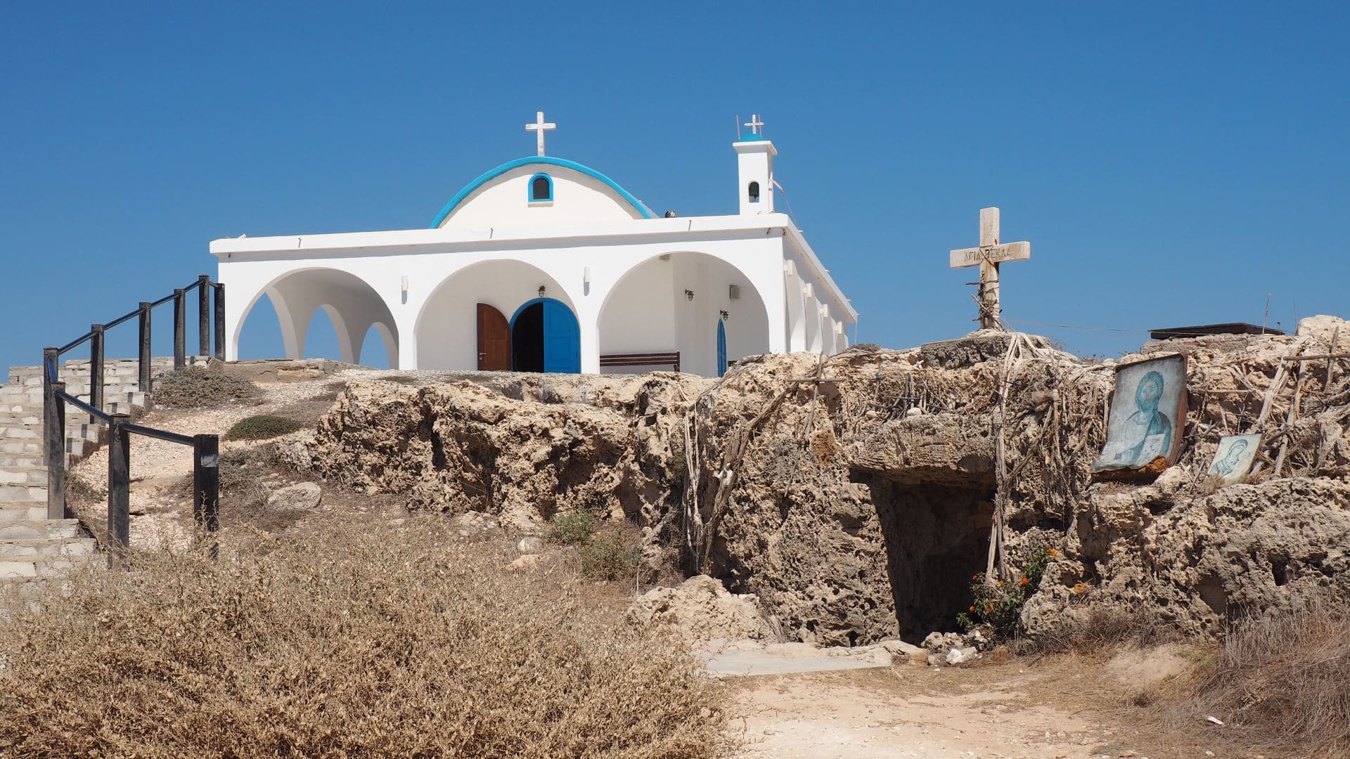 Церковь и пещерная часовня Св.Феклы (Кипр)