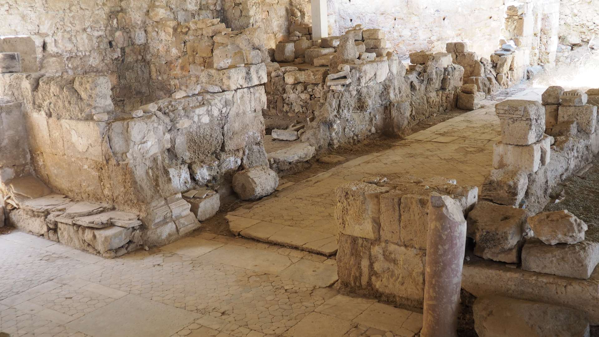 Руины в археопарке Соли (Кипр)
