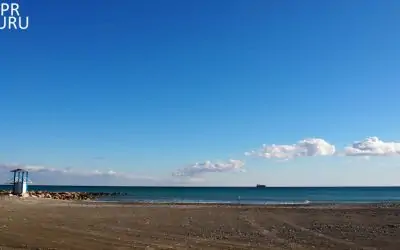 Пляж «Lenios» (Ларнака, Кипр)