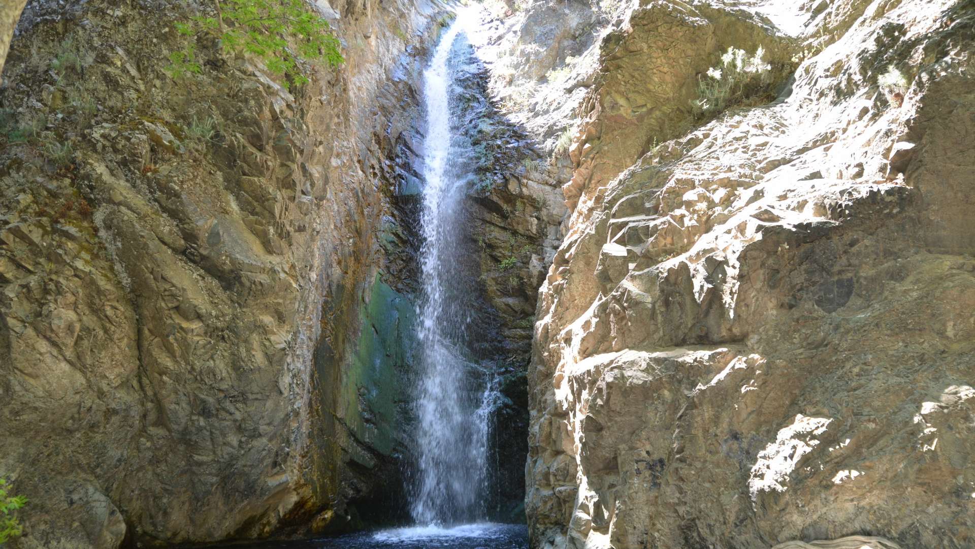 Водопад милломерис (Троодос, Кипр)