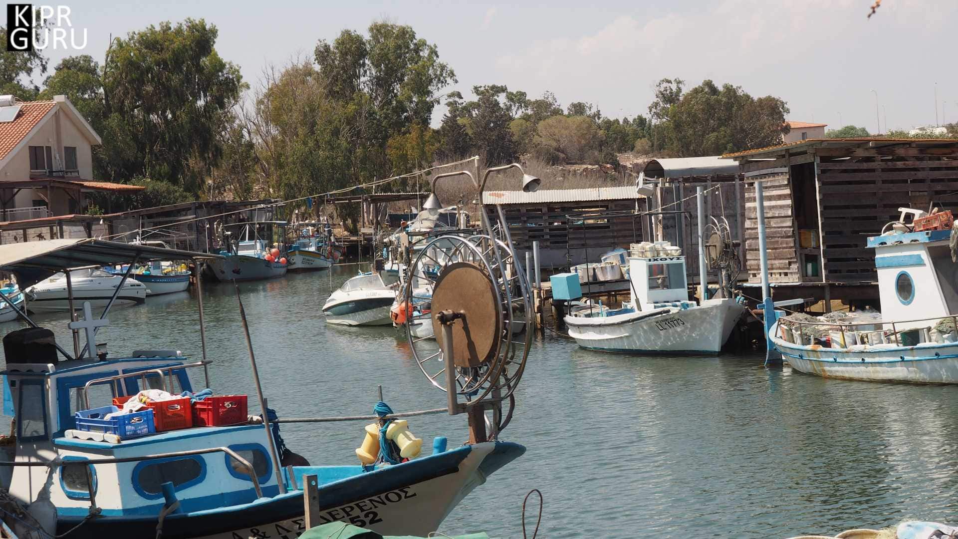 Рыбацкие лодки. Бухта Потамос (Кипр)