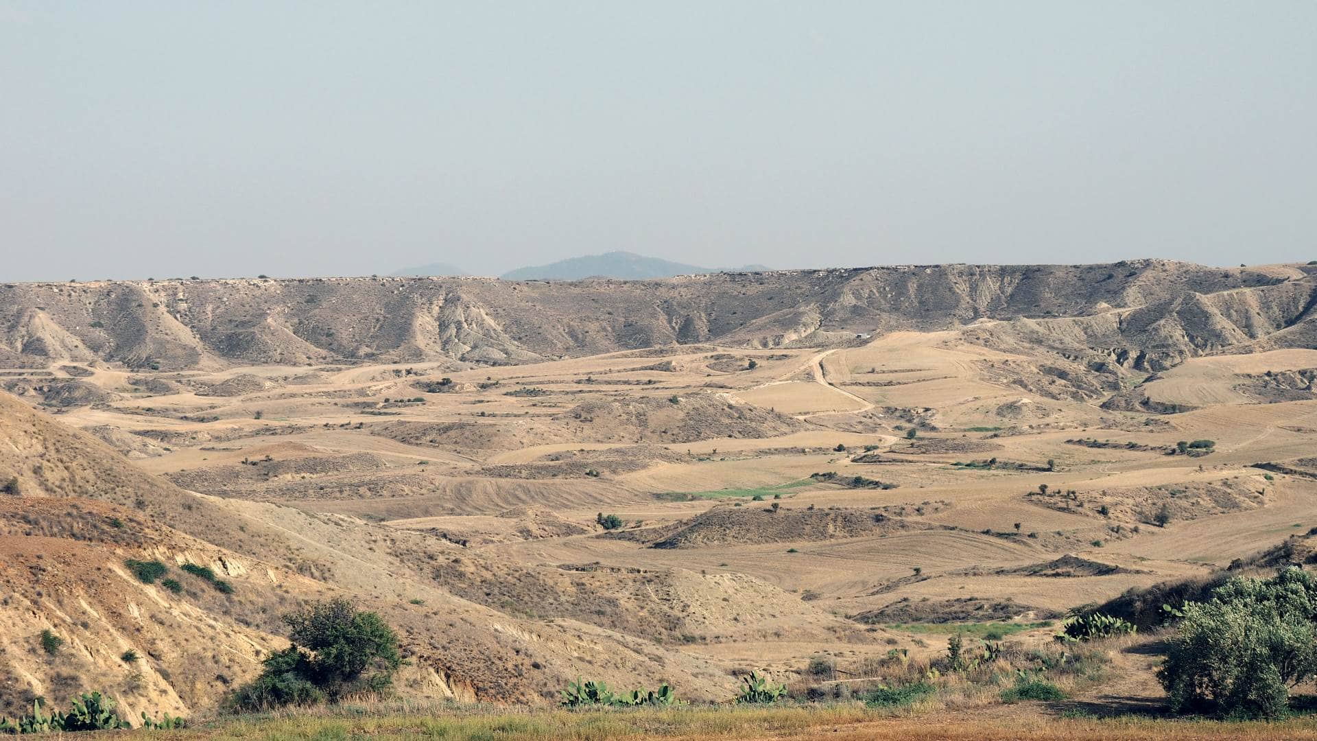 Ландшафт деревни Псимолофу (Кипр)