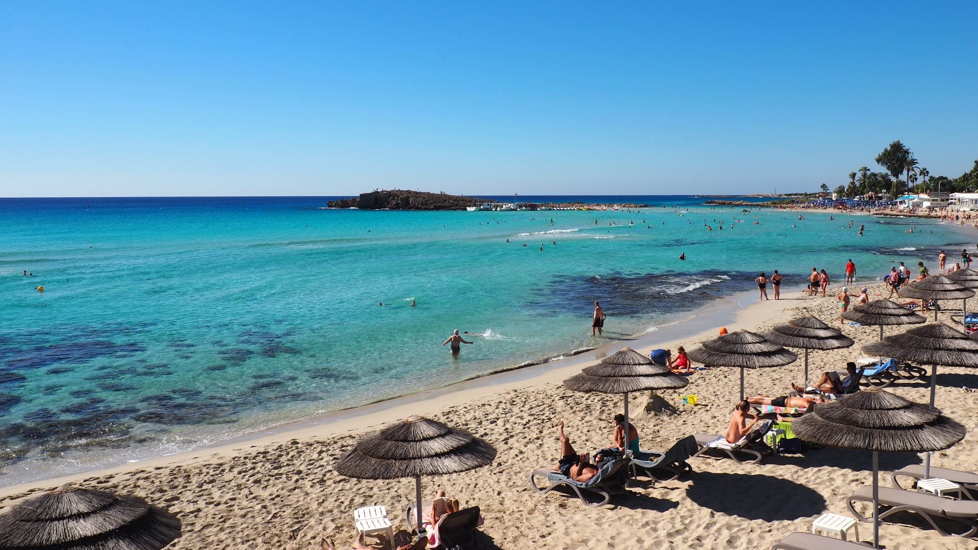 Пляж Нисси (Кипр)