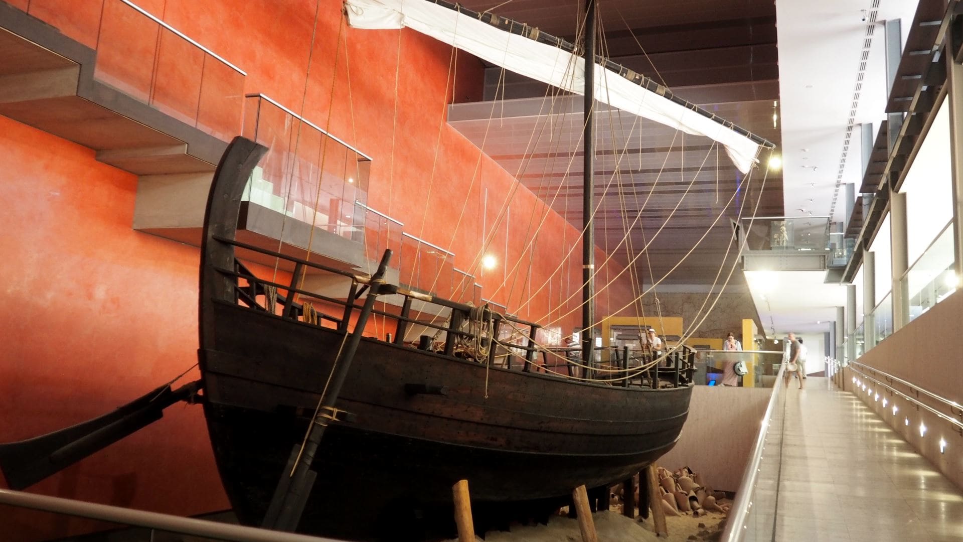 Музей Thalassa, древний корабль, затонувший у берегов Кирении (Айя Напа, Кипр)