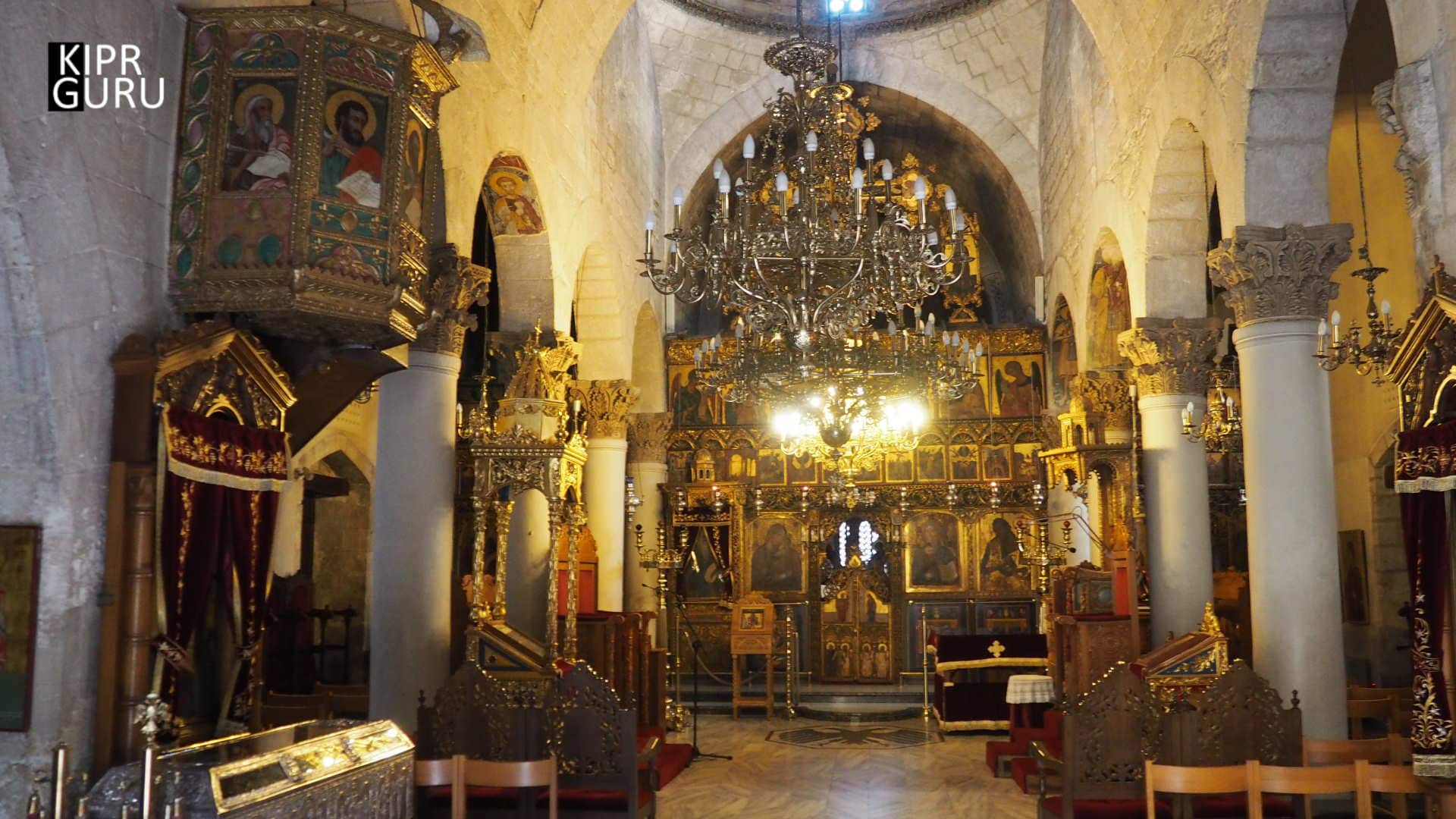 Внутреннее убранство храма в монастыре Св.Неофита Затворника (Кипр)