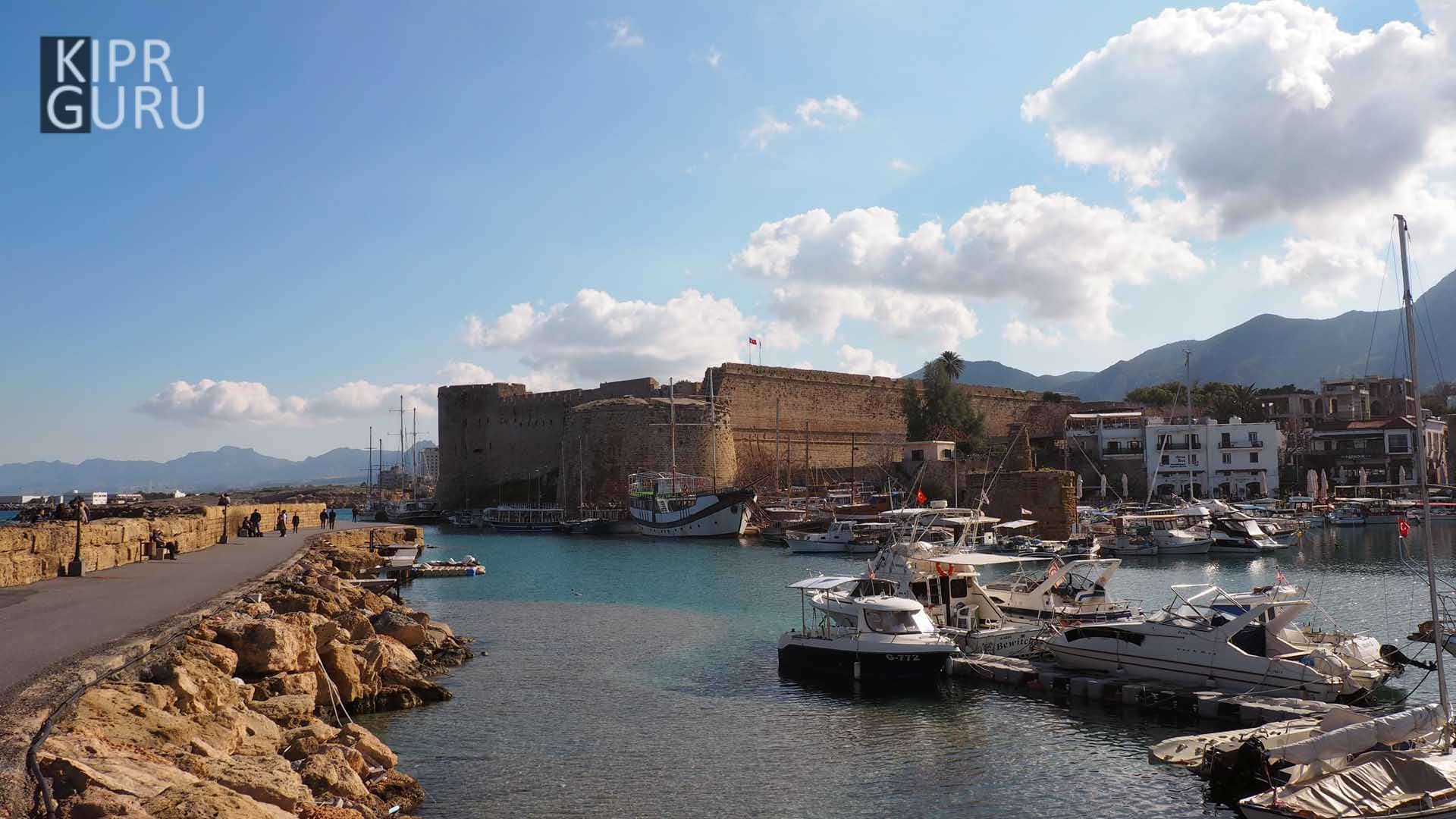 Морская гавань и крепость в Кирении (Кипр)