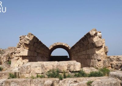 Руины древнего города в археопарке Саламин (Кипр)