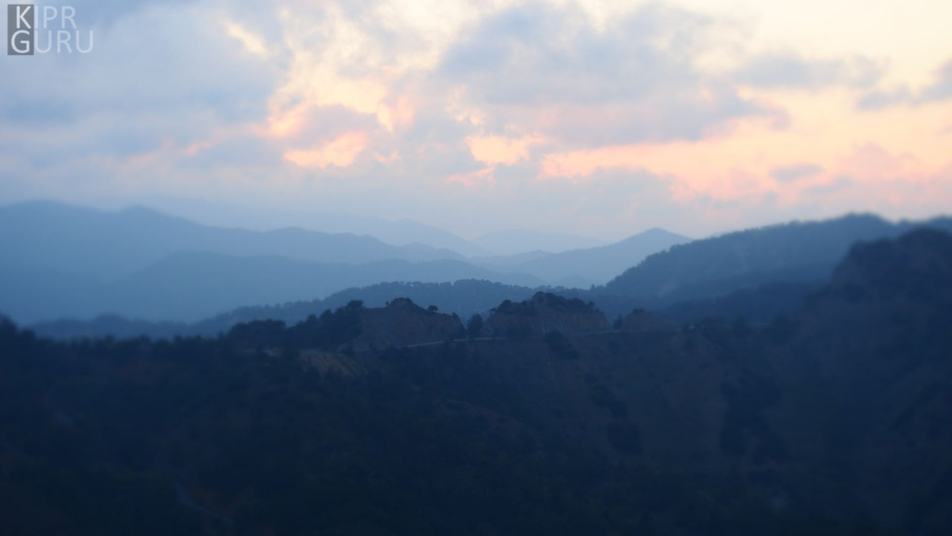 Панорама Троодоских гор (Кипр)