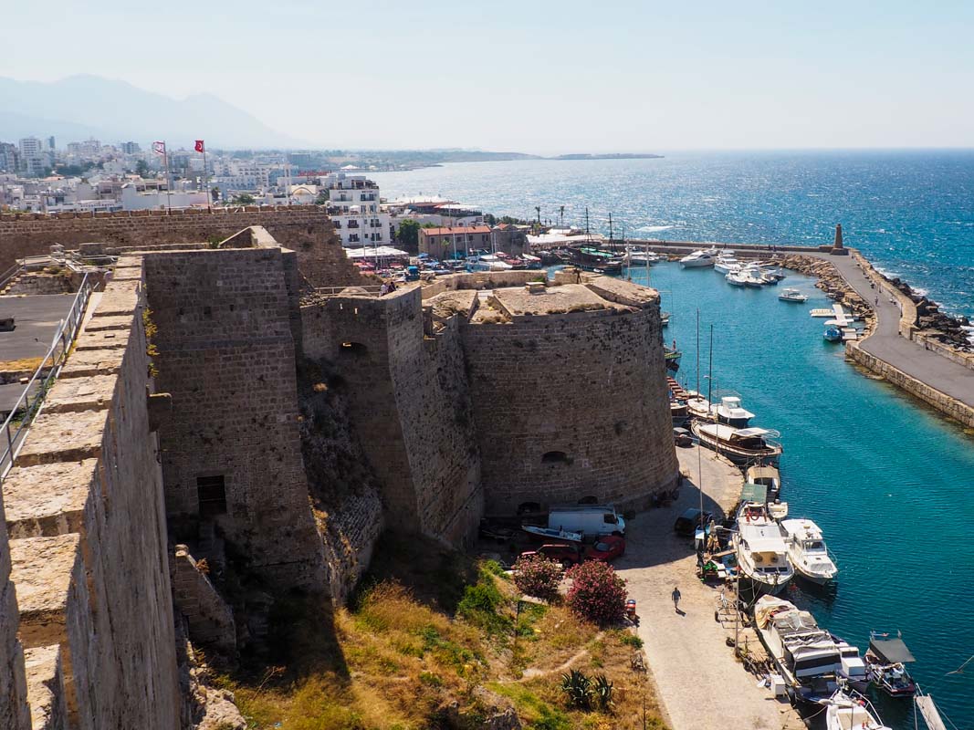 Вид из крепости Кирении (Кипр)
