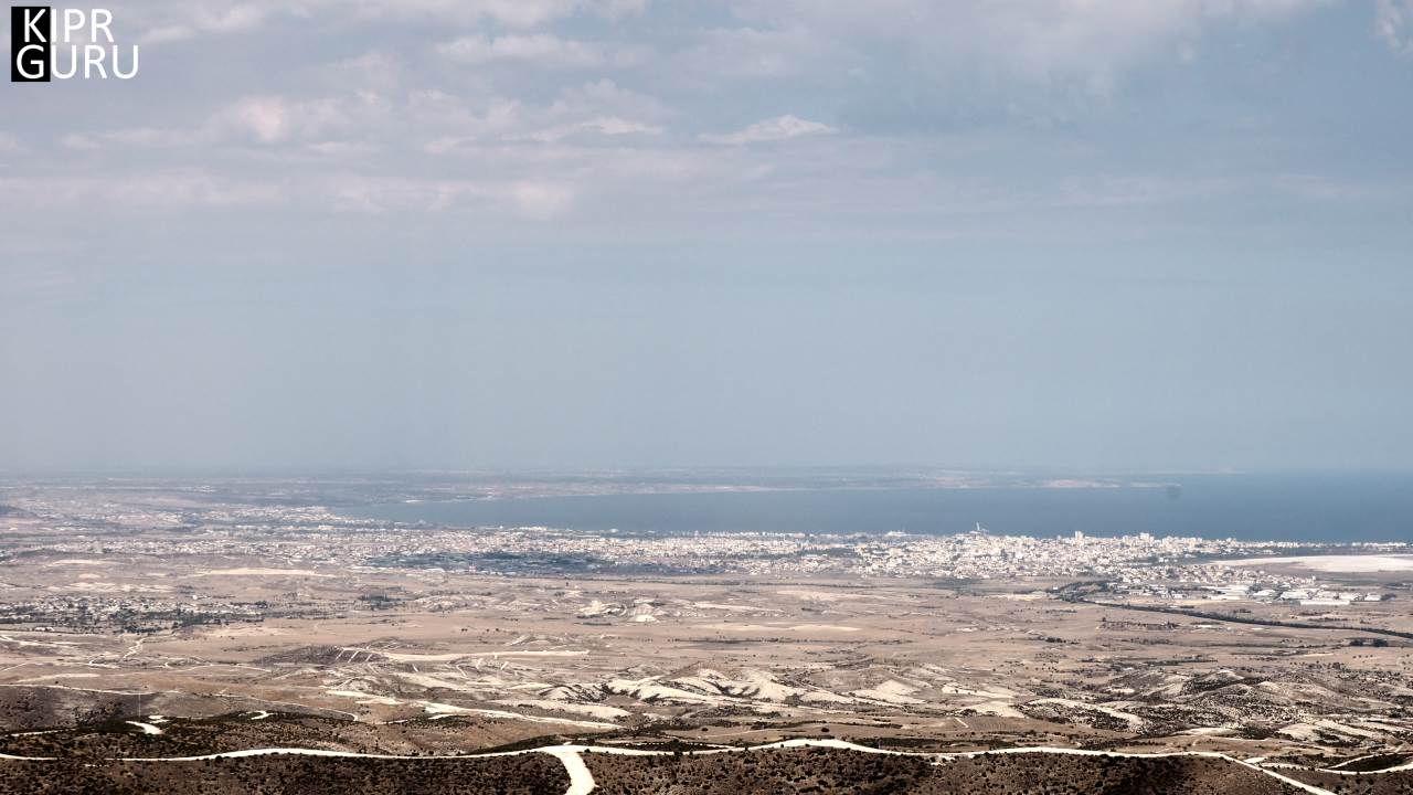 Вид на деревню Лефкара (Кипр).