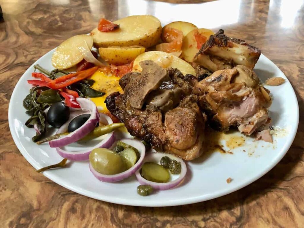 Приготовление Клефтико - национальная кухня Кипра. Фото 6.